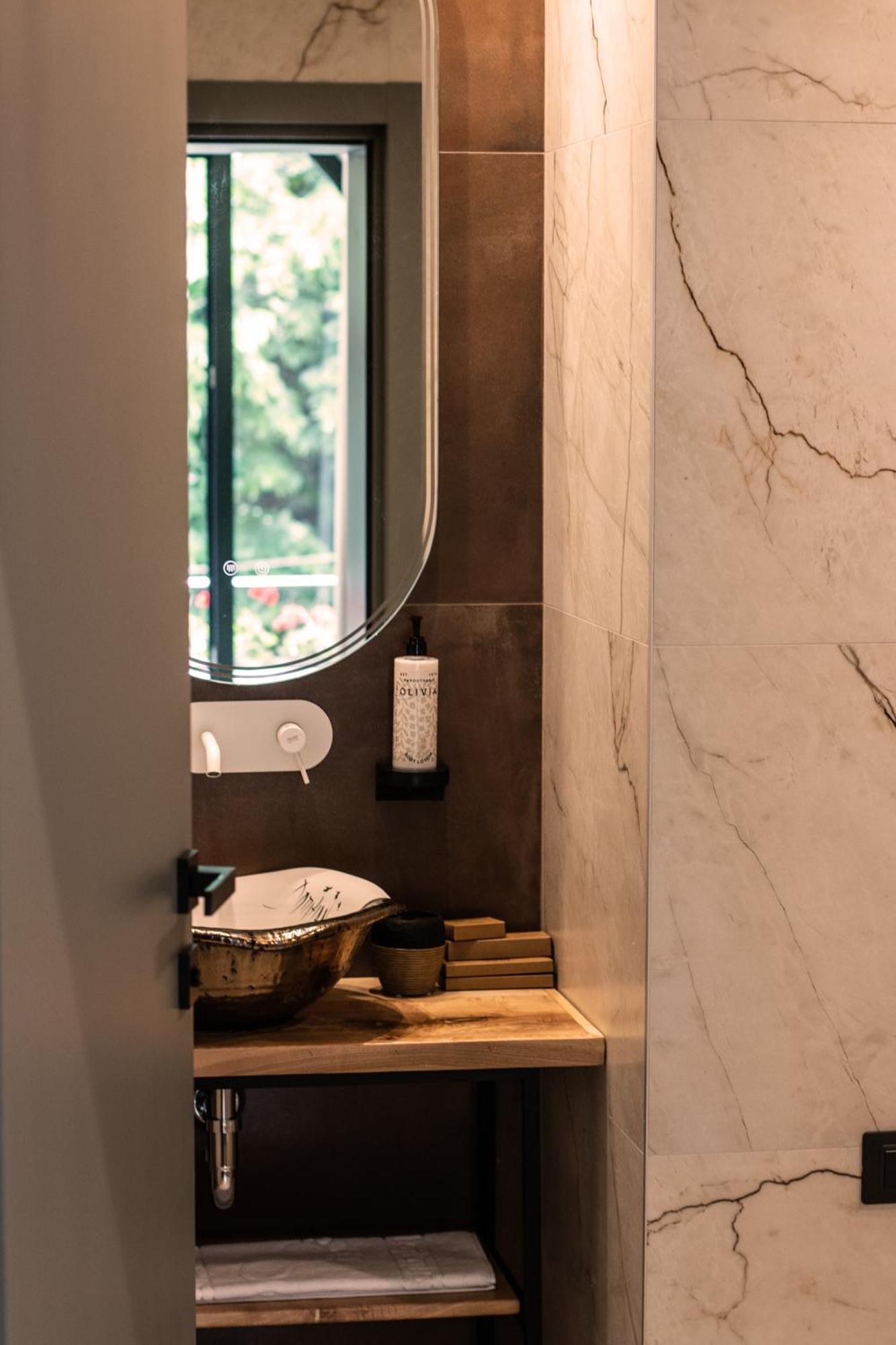 Vila Koja Boutique Hotel ティラナ エクステリア 写真